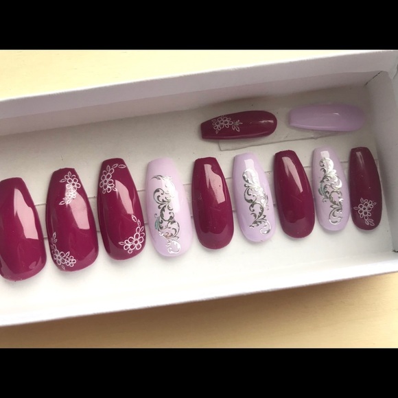 Press on nails - Picture 1 of 6